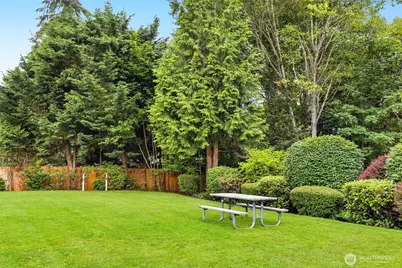 13730 SE 20th Street, Bellevue, WA 98005 - Photo 32