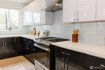 522 N 104th Street, Seattle, WA 98133 - Photo 6