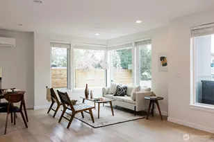 522 N 104th St, Seattle, WA 98133 - Photo 4