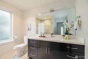 522 N 104th St, Seattle, WA 98133 - Photo 16