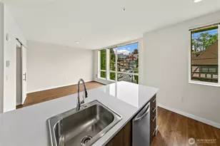 121 12th Ave E, Seattle, WA 98102 - Photo 10