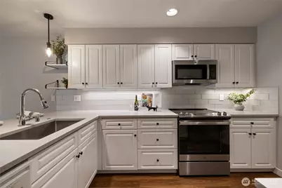 6300 32nd Avenue NW #302, Seattle, WA 98107 - Photo 12