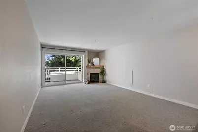 6300 32nd Avenue NW #302, Seattle, WA 98107 - Photo 4