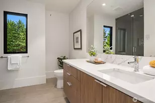 1032 89th Ave NE, Bellevue, WA 98004 - Photo 22