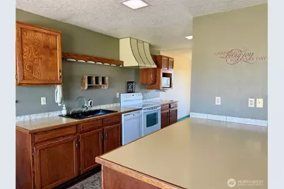 705 NE Blake Avenue, Wilbur, WA 99185 - Photo 10