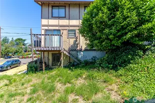 1601 E Alder St, Seattle, WA 98122 - Photo 2