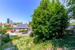 1601 E Alder St, Seattle, WA 98122 - Photo 10