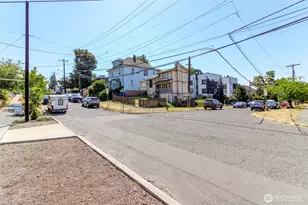 1601 E Alder St, Seattle, WA 98122 - Photo 12