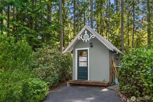 7205 NE Dolphin Dr, Bainbridge Island, WA 98110 - Photo 36