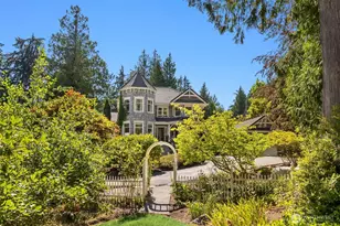 7205 NE Dolphin Dr, Bainbridge Island, WA 98110 - Photo 2