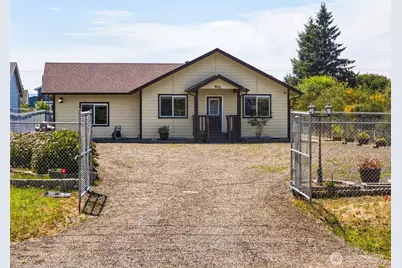 911 Mount Olympus Avenue SE, Ocean Shores, WA 98569 - Photo 2