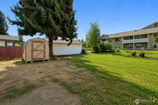 119 W Gibson Ave, Chelan, WA 98816 - Photo 26