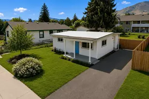 119 W Gibson Ave, Chelan, WA 98816 - Photo 2