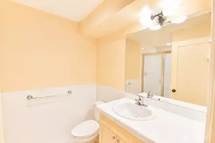 120 W Highland Dr, Seattle, WA 98119 - Photo 8