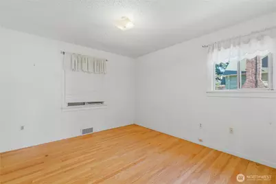8643 Yakima Avenue S, Tacoma, WA 98444 - Photo 18