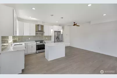 4608 223 Street SW, Mountlake Terrace, WA 98043 - Photo 30
