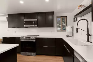 507 W Mercer St, Seattle, WA 98119 - Photo 10