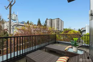 1 Ward St, Seattle, WA 98109 - Photo 28
