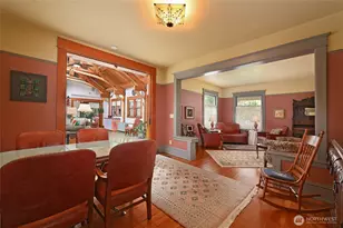 10425 E Riverside Dr, Bothell, WA 98011 - Photo 24