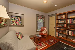 10425 E Riverside Dr, Bothell, WA 98011 - Photo 20