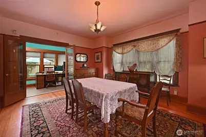 10425 E Riverside Drive, Bothell, WA 98011 - Photo 8