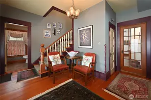 10425 E Riverside Dr, Bothell, WA 98011 - Photo 4