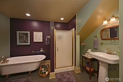 10425 E Riverside Drive, Bothell, WA 98011 - Photo 32