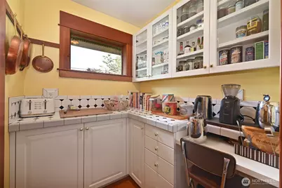10425 E Riverside Drive, Bothell, WA 98011 - Photo 10