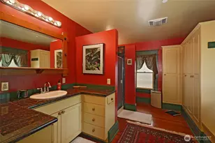 10425 E Riverside Dr, Bothell, WA 98011 - Photo 18