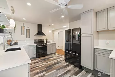 15705 84th Avenue NE, Kenmore, WA 98028 - Photo 8