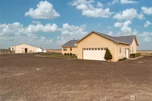 711 Watson Loop, Touchet, WA 99360 - Photo 2
