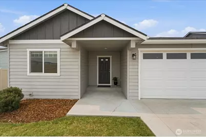 148 S Nevada Avenue, East Wenatchee, WA 98802 - Photo 2