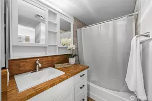 10221 NE 16th St, Bellevue, WA 98004 - Photo 32