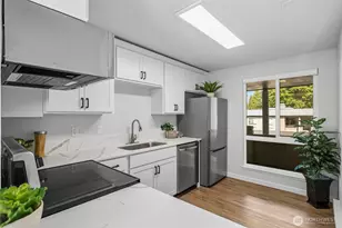 10221 NE 16th St, Bellevue, WA 98004 - Photo 26