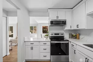 10221 NE 16th St, Bellevue, WA 98004 - Photo 24