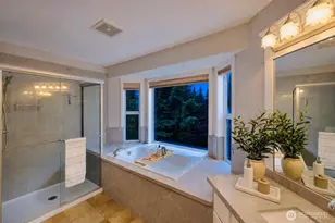 24819 SE 14th St, Sammamish, WA 98075 - Photo 18