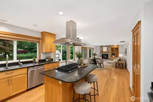 24819 SE 14th St, Sammamish, WA 98075 - Photo 10