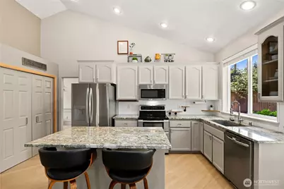20321 124th Street Ct E, Sumner, WA 98391 - Photo 6