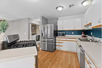 1318 37th Street #1408, Everett, WA 98201 - Photo 6