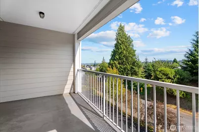1318 37th Street #1408, Everett, WA 98201 - Photo 2