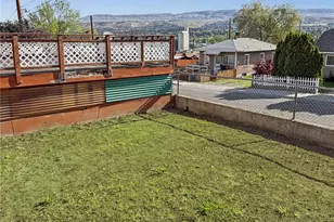 802 S Chelan Ave, Wenatchee, WA 98801 - Photo 36