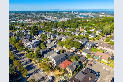 2414 Queen Anne Avenue N, Seattle, WA 98119 - Photo 40
