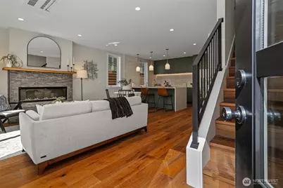 2414 Queen Anne Avenue N, Seattle, WA 98119 - Photo 4