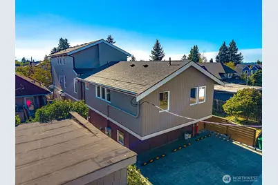 2414 Queen Anne Avenue N, Seattle, WA 98119 - Photo 36