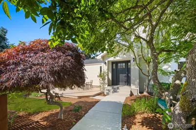 3642 37th Avenue W, Seattle, WA 98199 - Photo 2