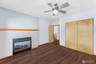 210 W Pioneer, Puyallup, WA 98371 - Photo 16
