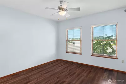 210 W Pioneer #210, Puyallup, WA 98371 - Photo 14