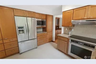 8520 Maple Lane, Edmonds, WA 98026 - Photo 10