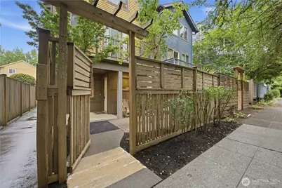 7411 4th Avenue NE #A, Seattle, WA 98115 - Photo 2