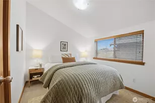 7411 4th Ave NE, Seattle, WA 98115 - Photo 18